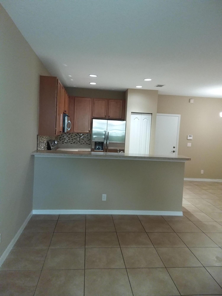 2410 Se Union Park Drive - Photo 4