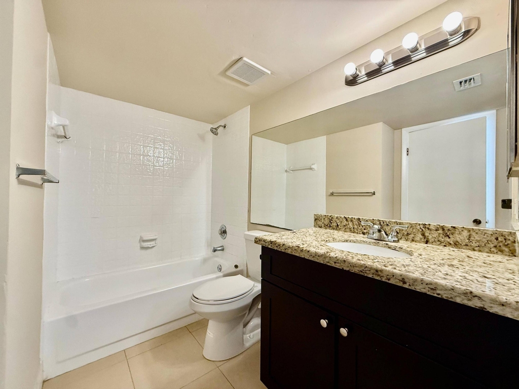 9901 Westview Drive - Photo 2