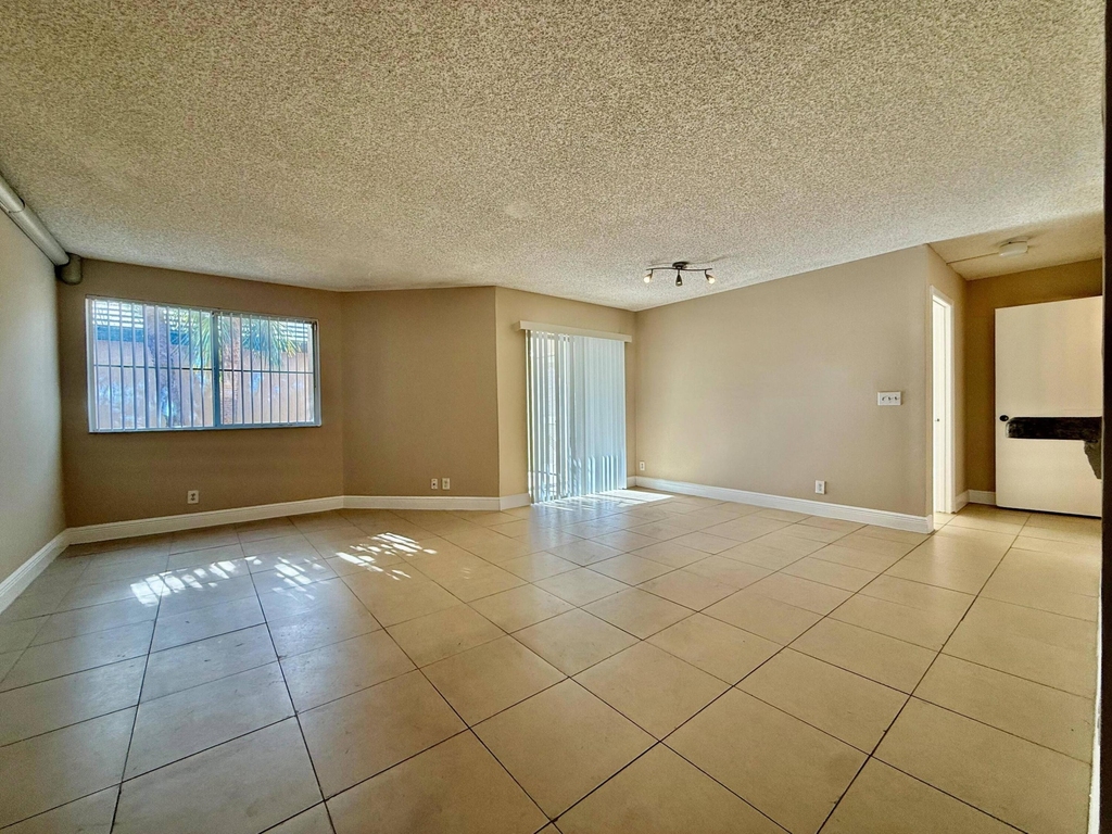 9901 Westview Drive - Photo 1