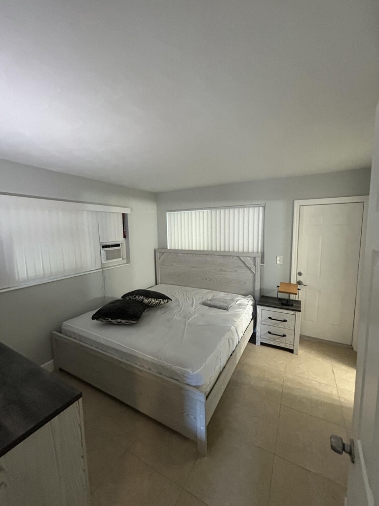 925 Ne 17th Avenue - Photo 3