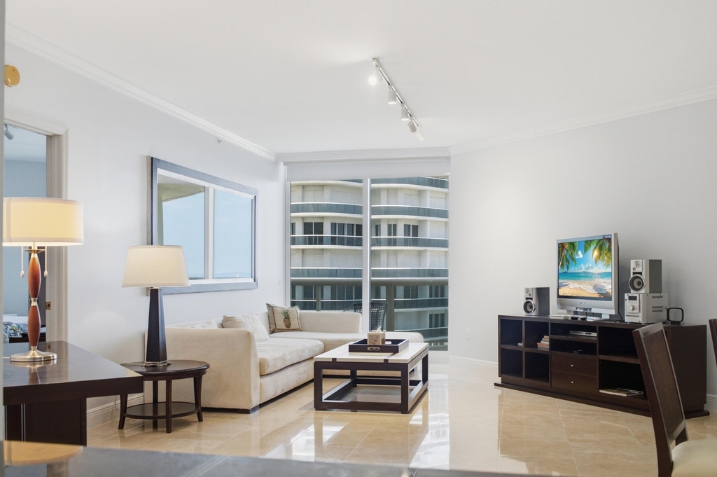 9595 Collins Avenue - Photo 14