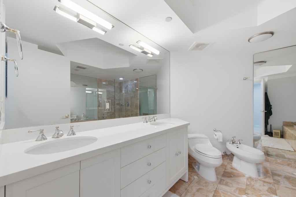 9595 Collins Avenue - Photo 32