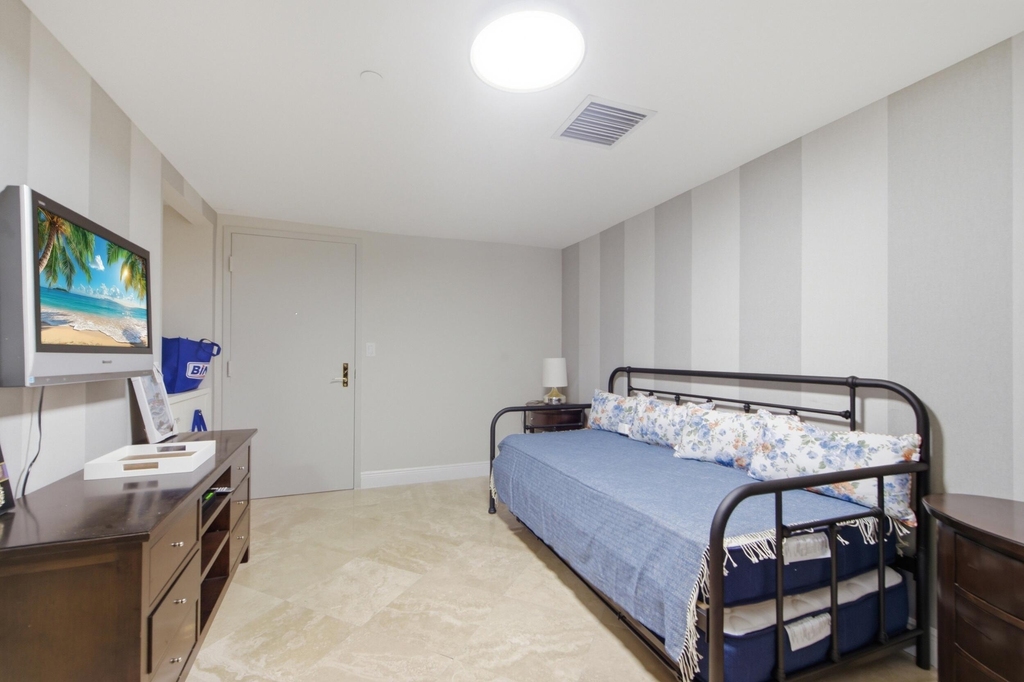 9595 Collins Avenue - Photo 40