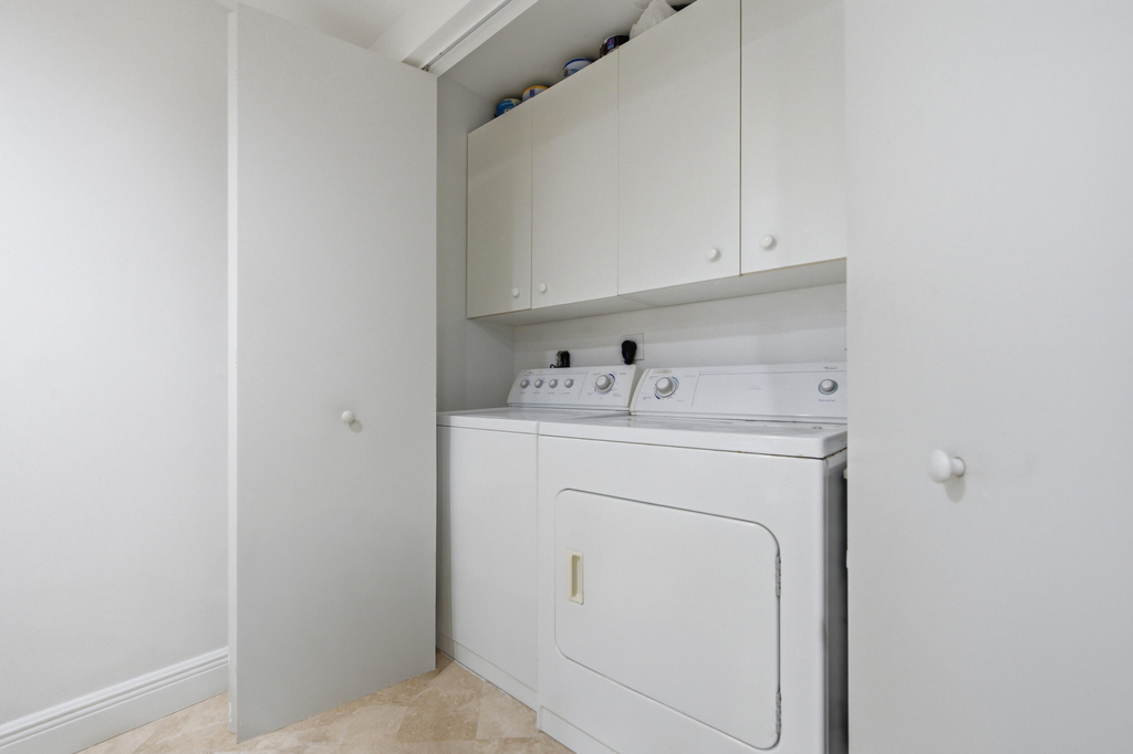 9595 Collins Avenue - Photo 28