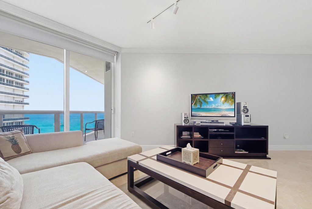 9595 Collins Avenue - Photo 12