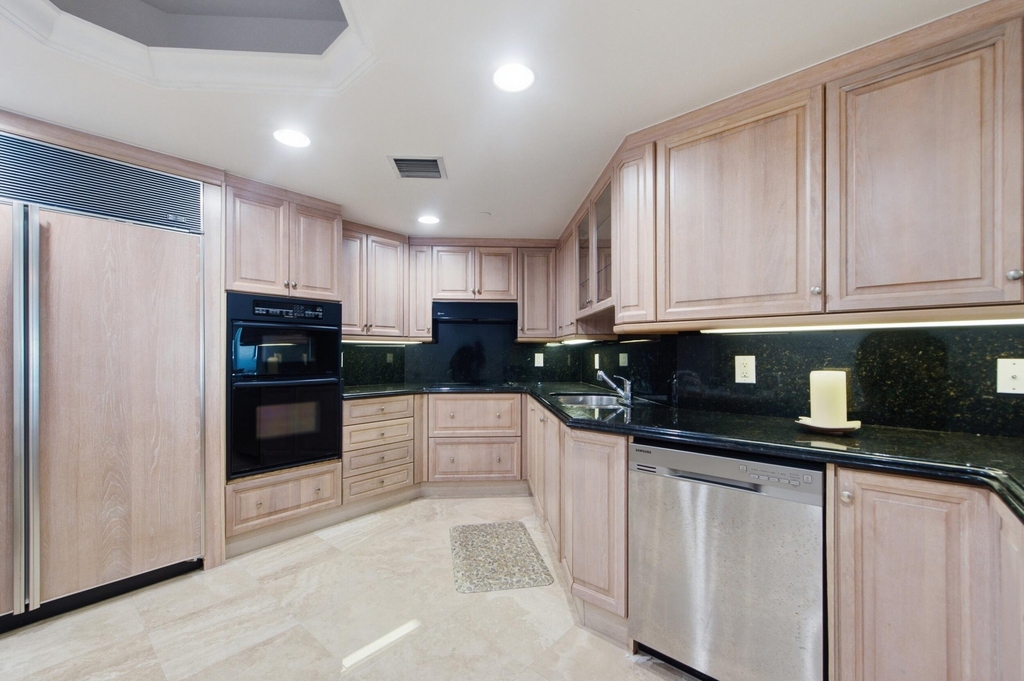 9595 Collins Avenue - Photo 25