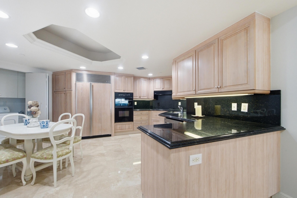 9595 Collins Avenue - Photo 26