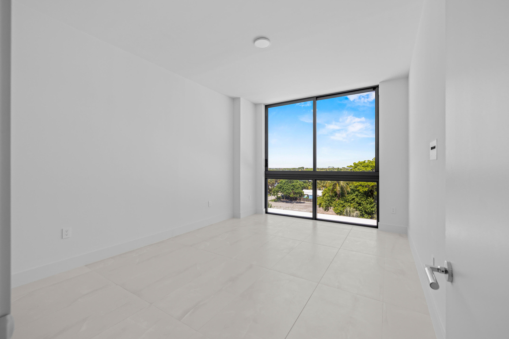 305 Briny Avenue - Photo 20