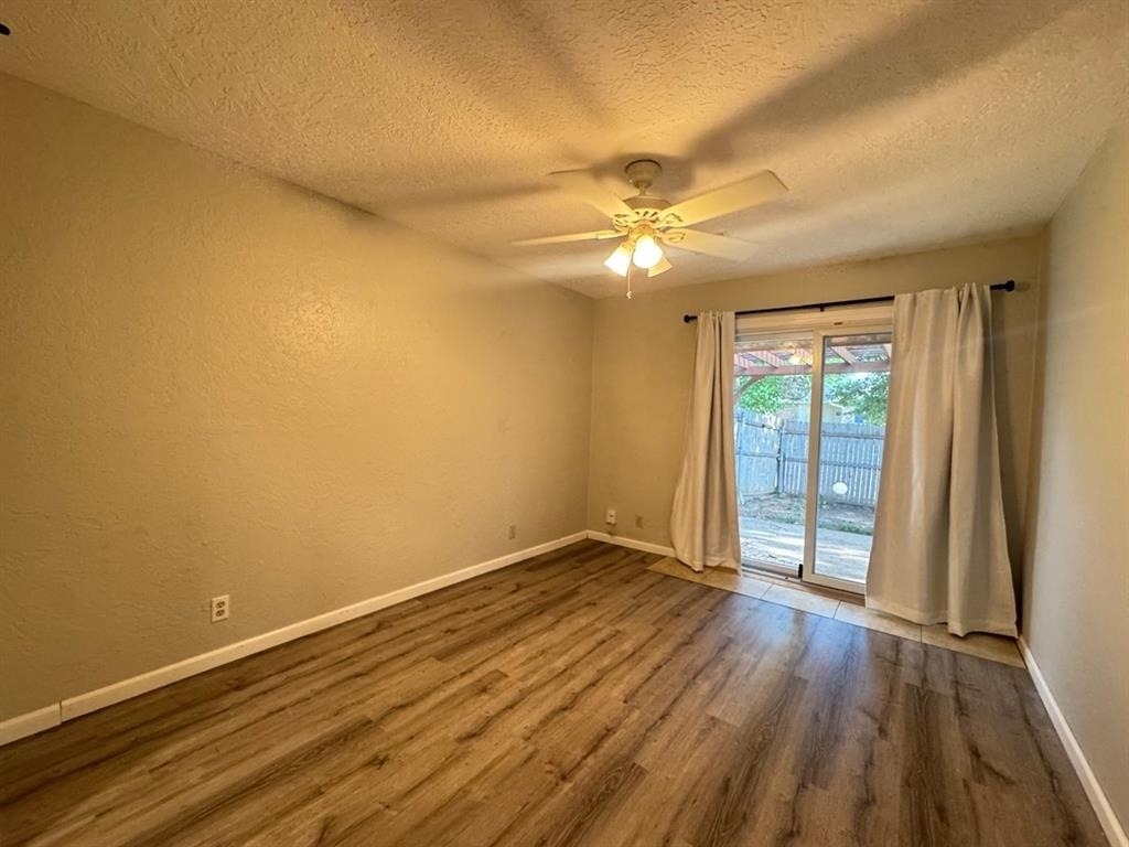 905 Rambling Oaks Drive - Photo 11
