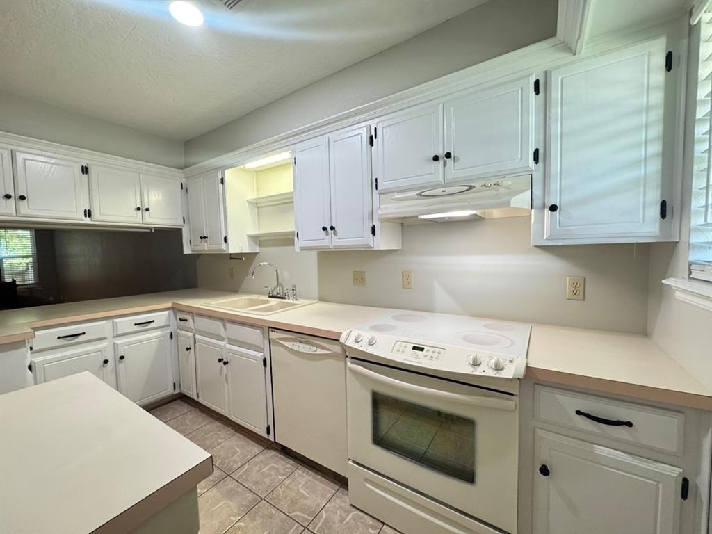 905 Rambling Oaks Drive - Photo 8