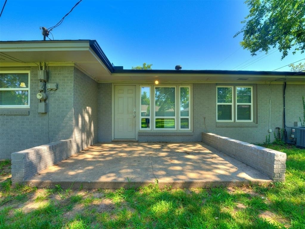 1800 Melrose Drive - Photo 1