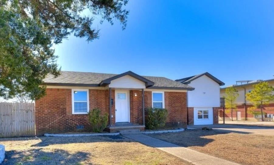 228 W Fairchild - Photo 8