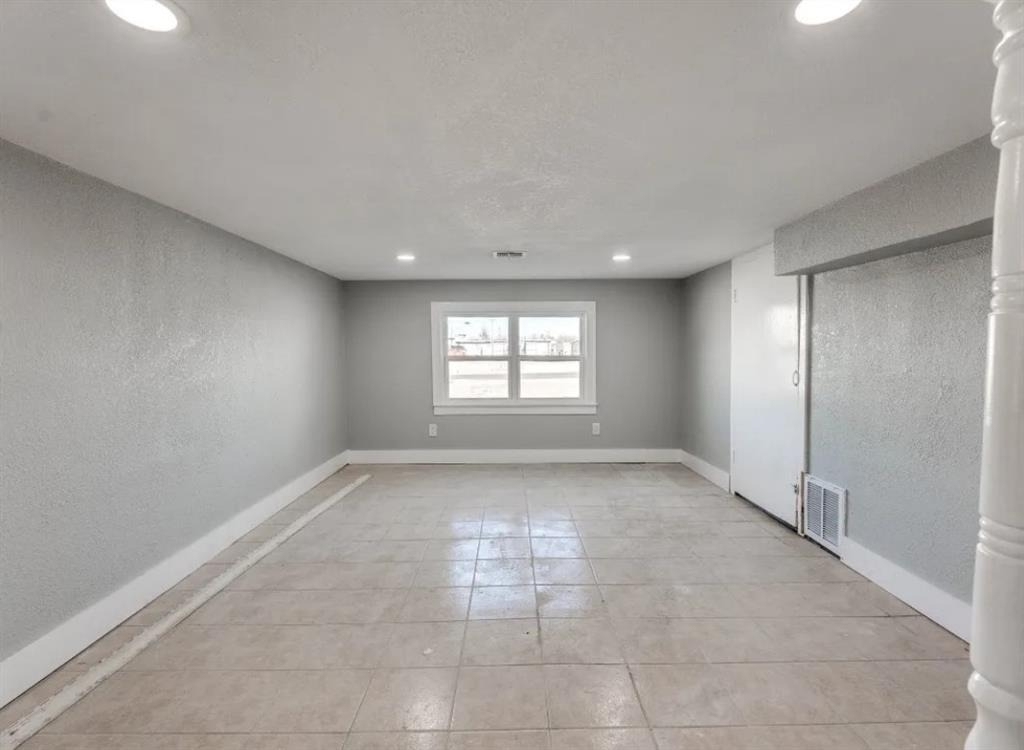 228 W Fairchild - Photo 7