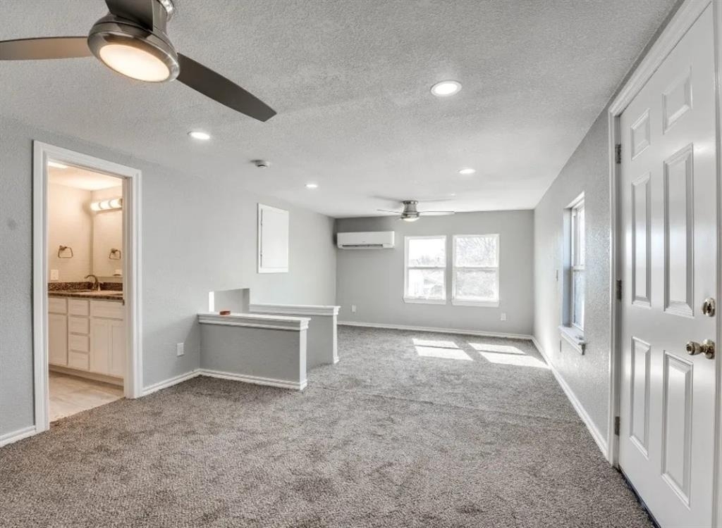 228 W Fairchild - Photo 4