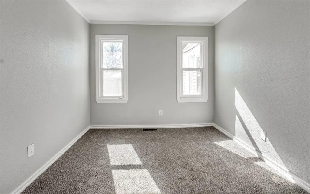 228 W Fairchild - Photo 5