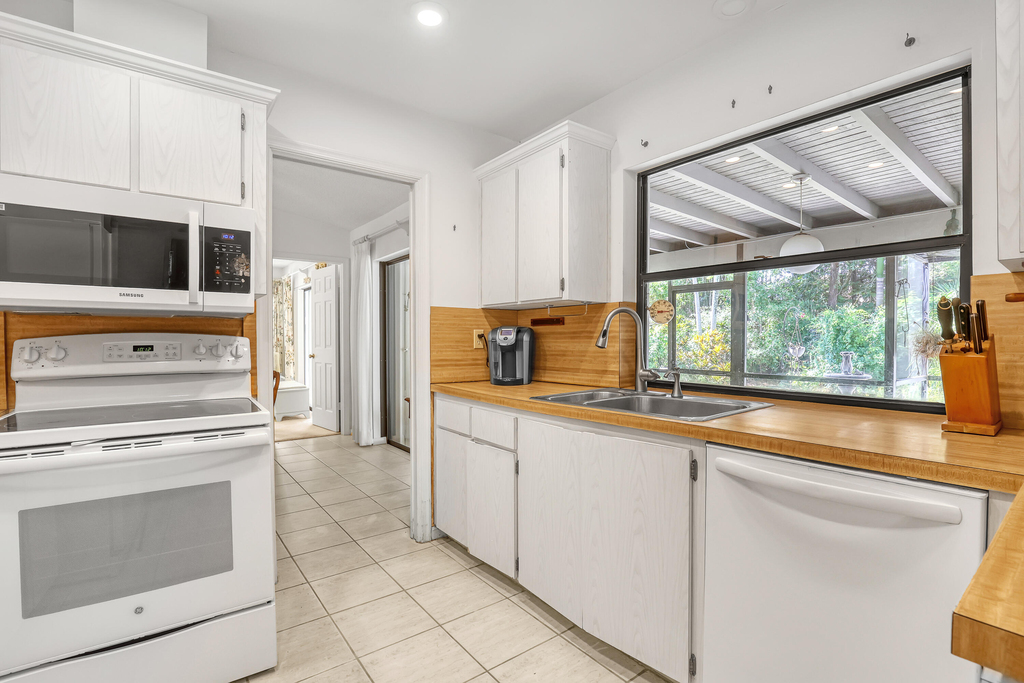 5548 Shirley Drive - Photo 13