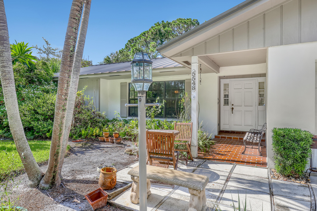 5548 Shirley Drive - Photo 4
