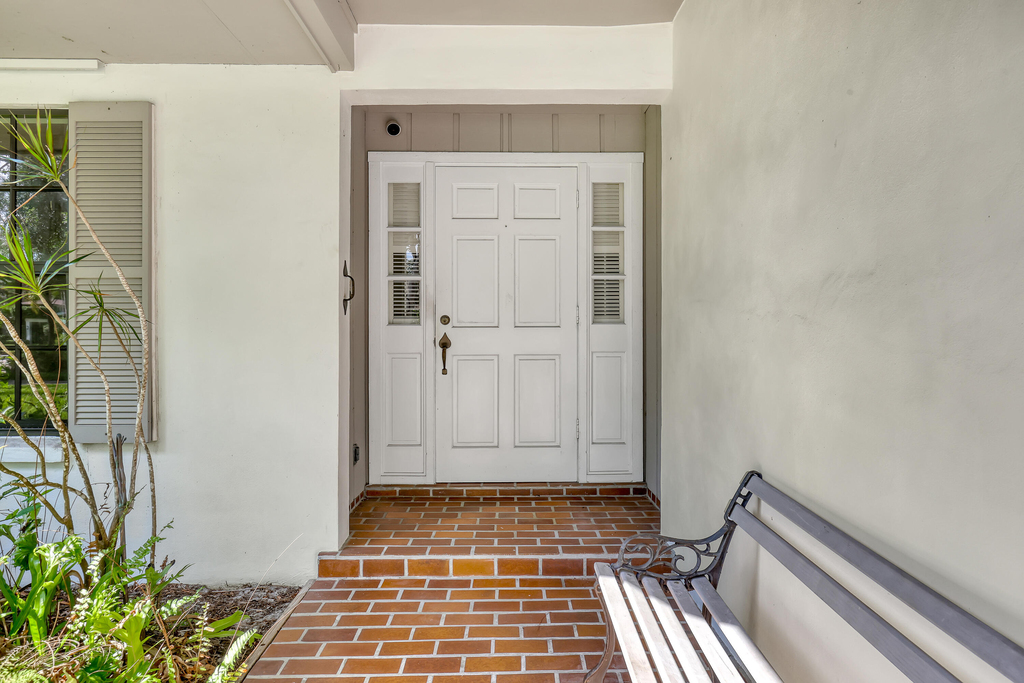 5548 Shirley Drive - Photo 5