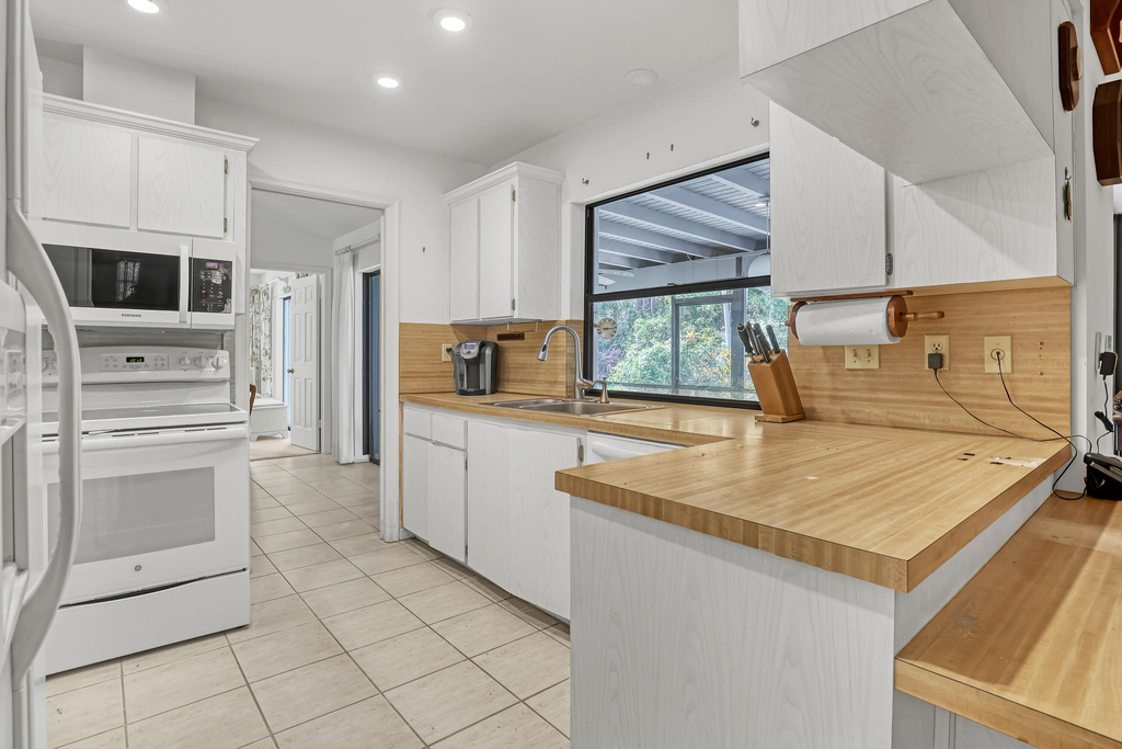 5548 Shirley Drive - Photo 12