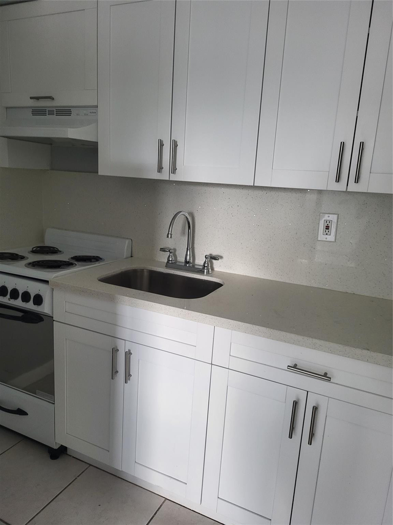 7221 Venetian Street - Photo 3
