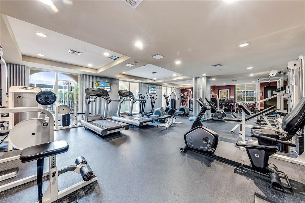 520 Se 5th Avenue - Photo 39