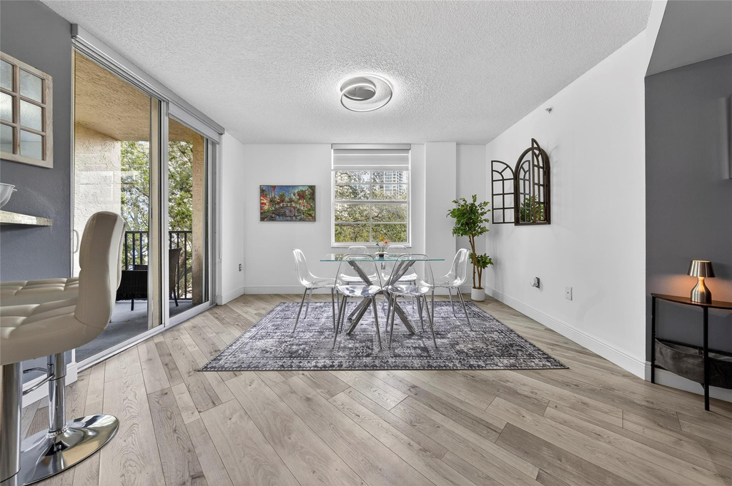 520 Se 5th Avenue - Photo 0