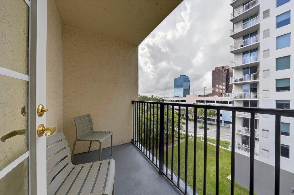 520 Se 5th Avenue - Photo 22