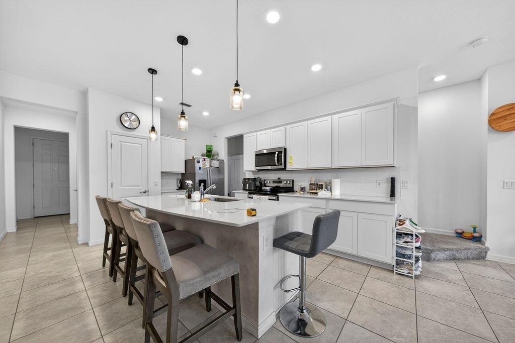 1033 Grove Park Circle - Photo 6