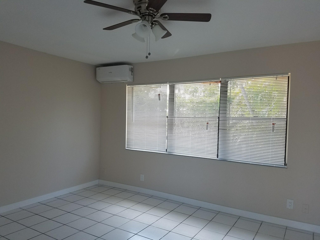 1223 Ne 18th Avenue - Photo 1