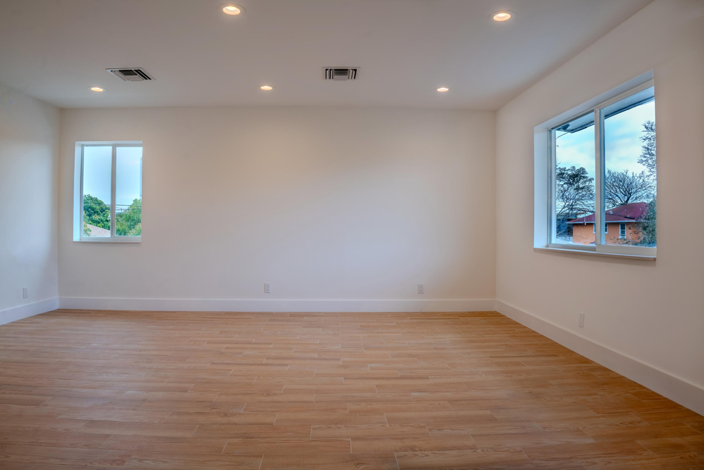 238 Se 1st Avenue - Photo 6