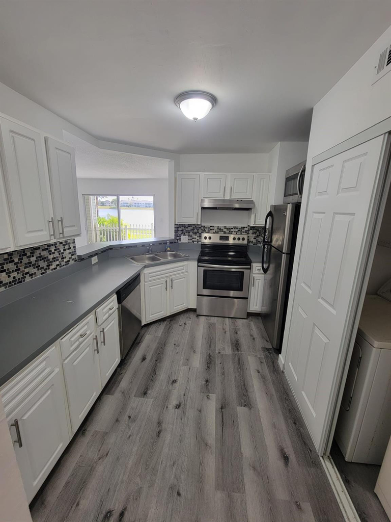3465 Nw 44th Street - Photo 2