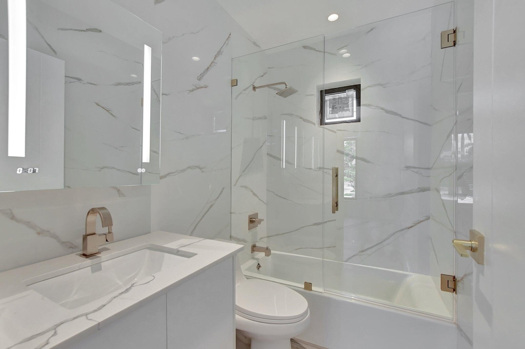 1361 Se 4th Street - Photo 13
