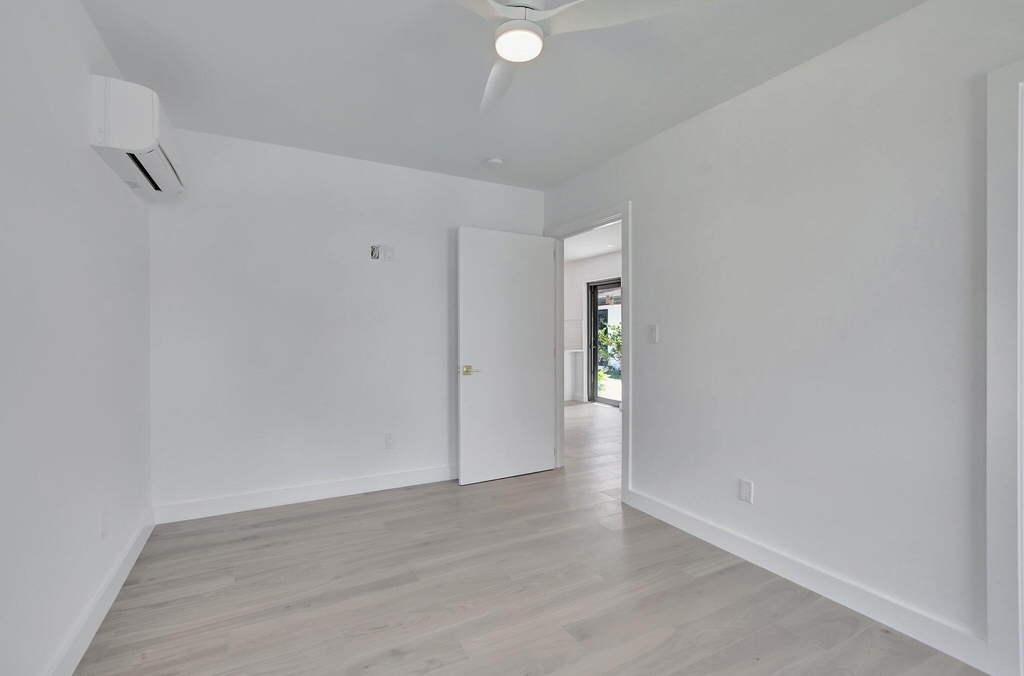 1361 Se 4th Street - Photo 18