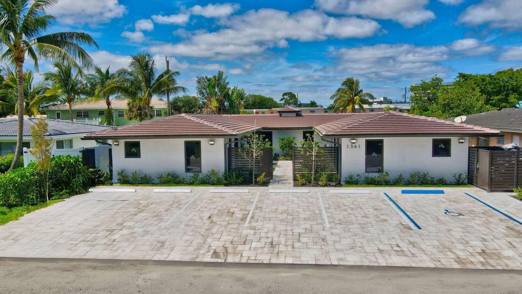 1361 Se 4th Street - Photo 0