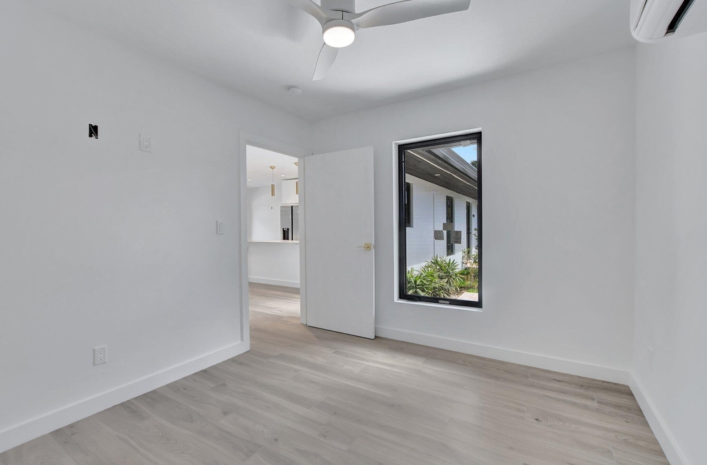 1361 Se 4th Street - Photo 15