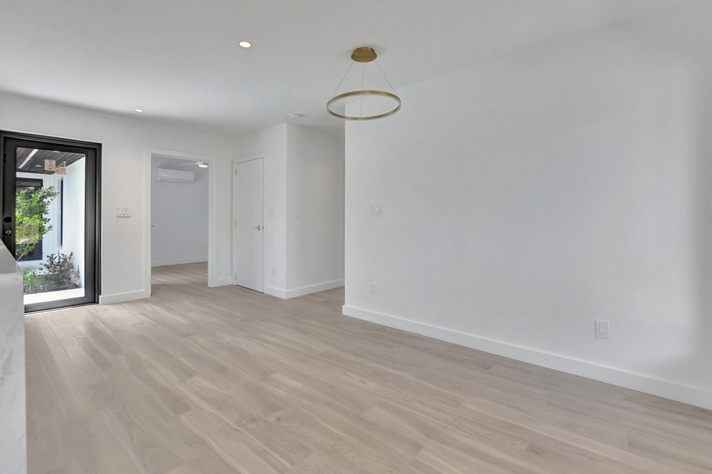1361 Se 4th Street - Photo 22