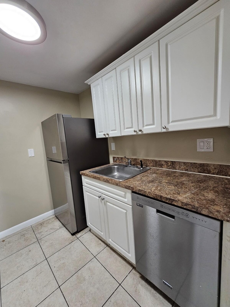 1720 N Congress Avenue - Photo 4