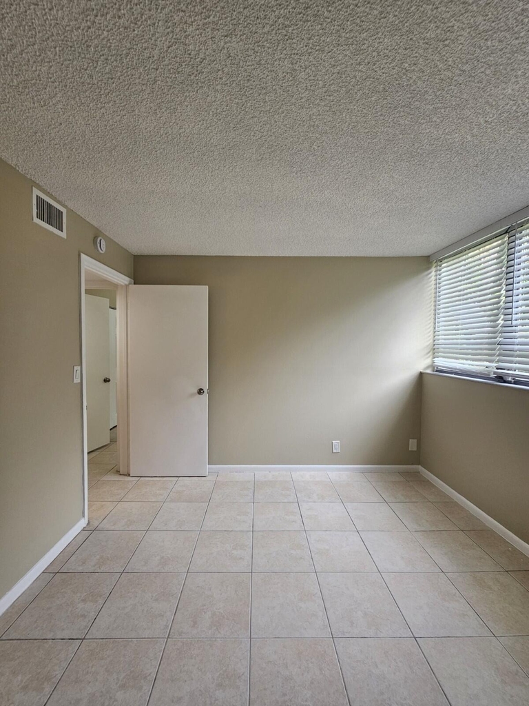 1720 N Congress Avenue - Photo 14