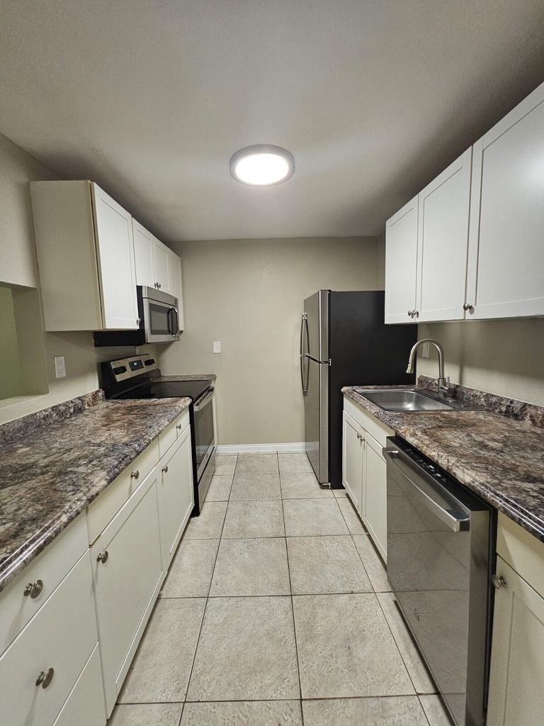 1700 N Congress Avenue - Photo 2