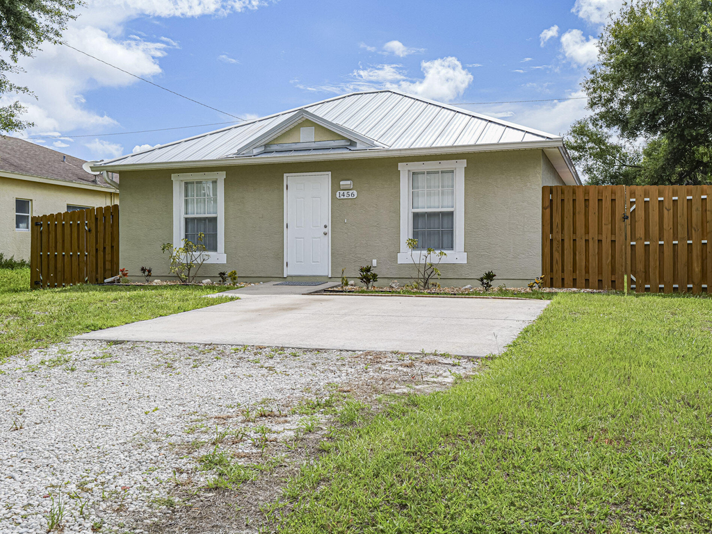 1456 25th Court Sw - Photo 1