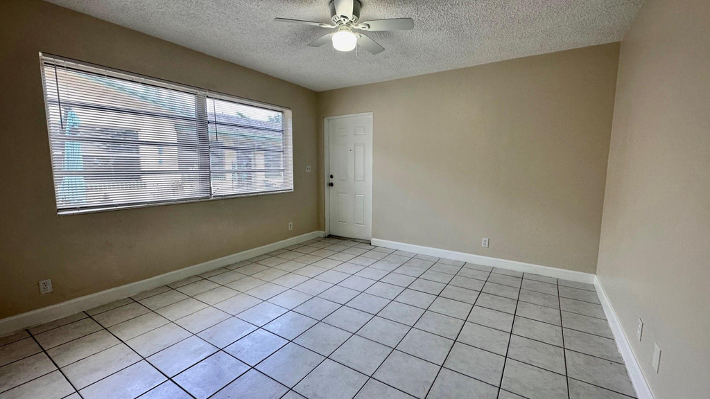 717 Se 16th Street - Photo 2