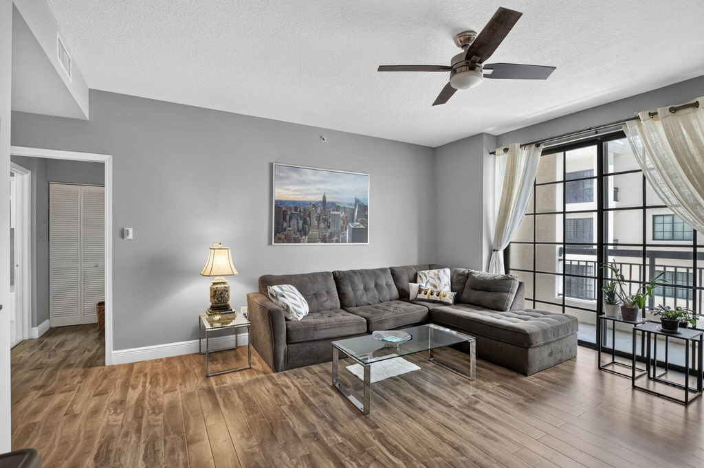 233 S Federal Highway - Photo 2