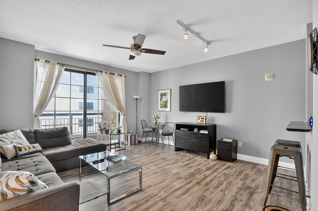 233 S Federal Highway - Photo 1