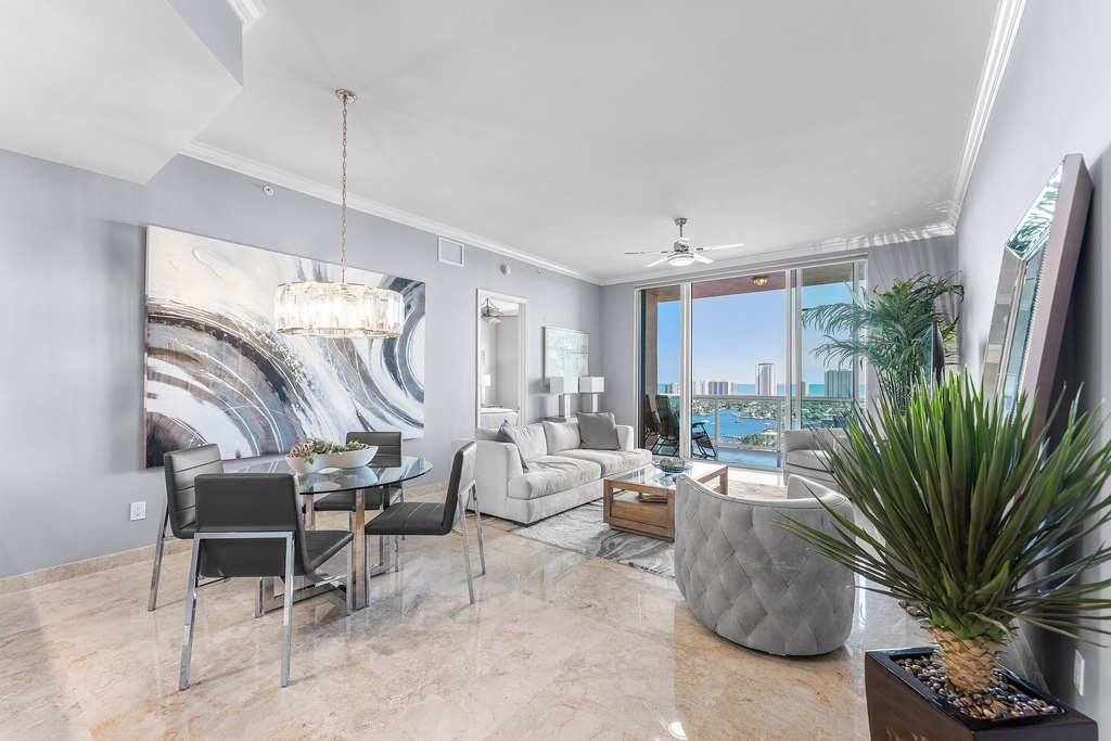 2640 Lake Shore Drive - Photo 6