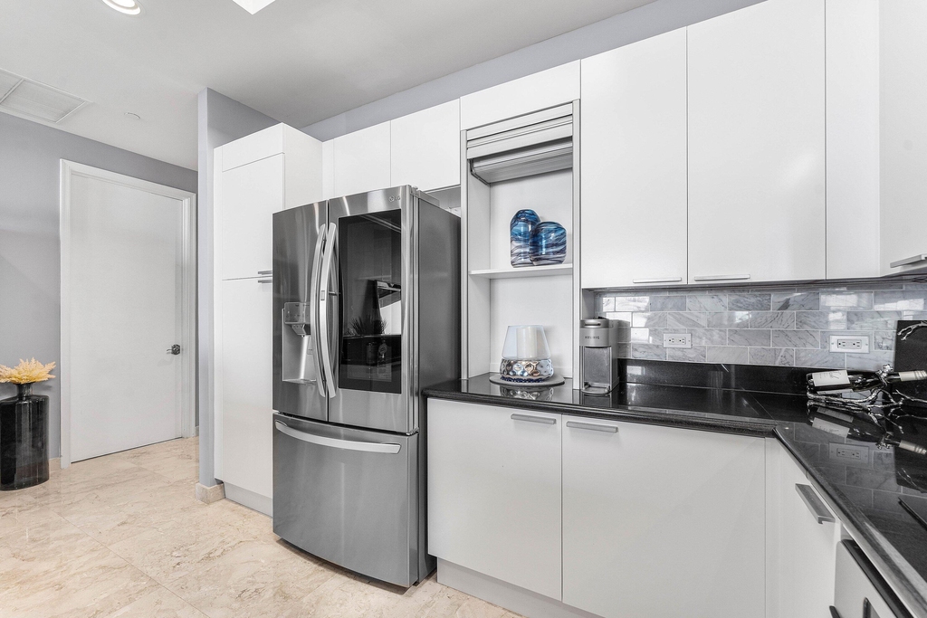2640 Lake Shore Drive - Photo 11