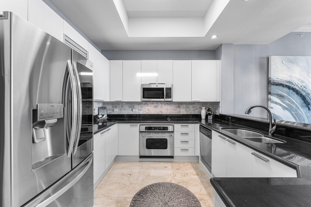 2640 Lake Shore Drive - Photo 10