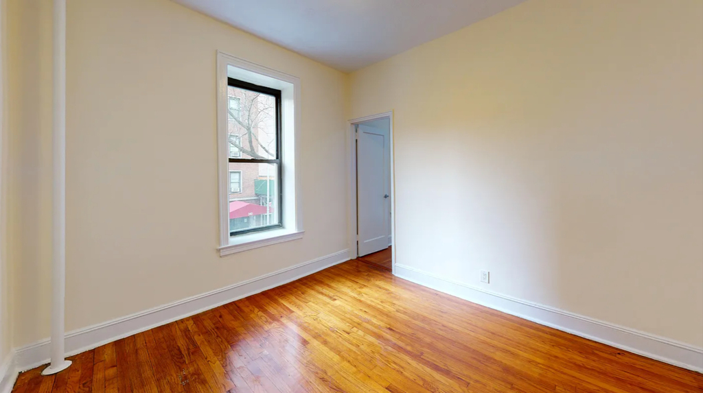  East 38th Street - Photo 2
