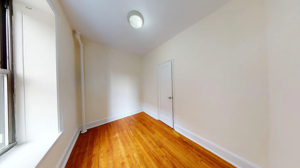  East 38th Street - Photo 3