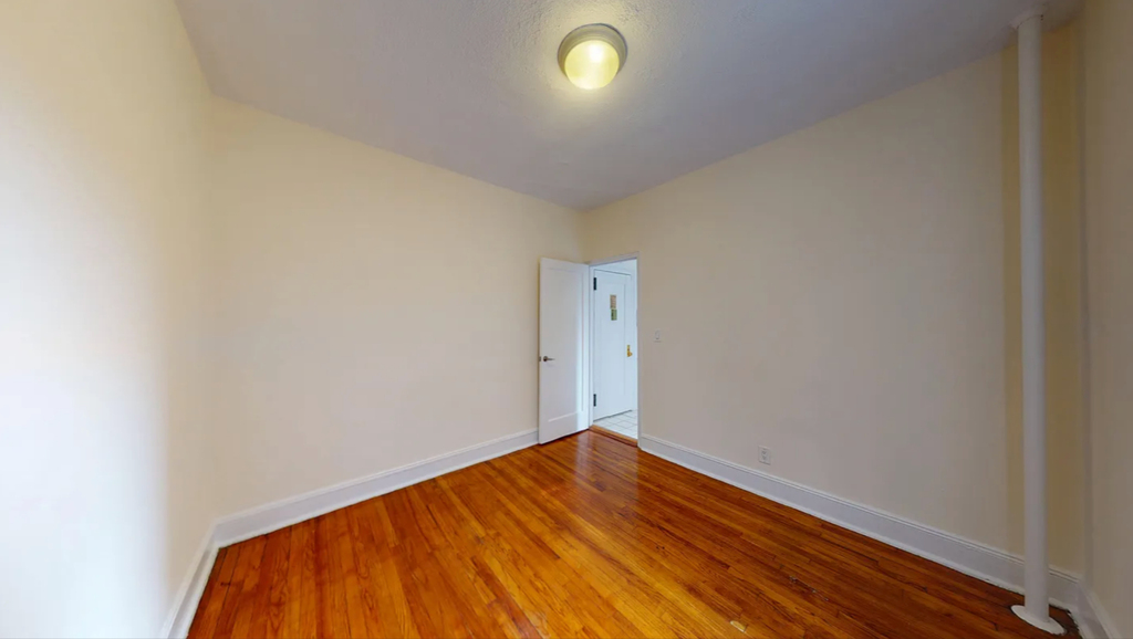  East 38th Street - Photo 4