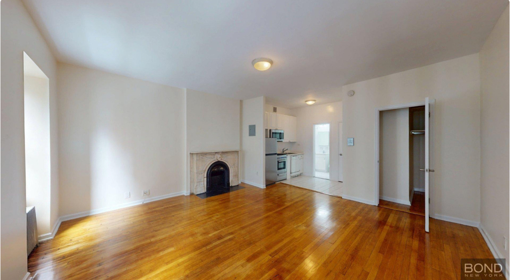 West 55th Street - Photo 0